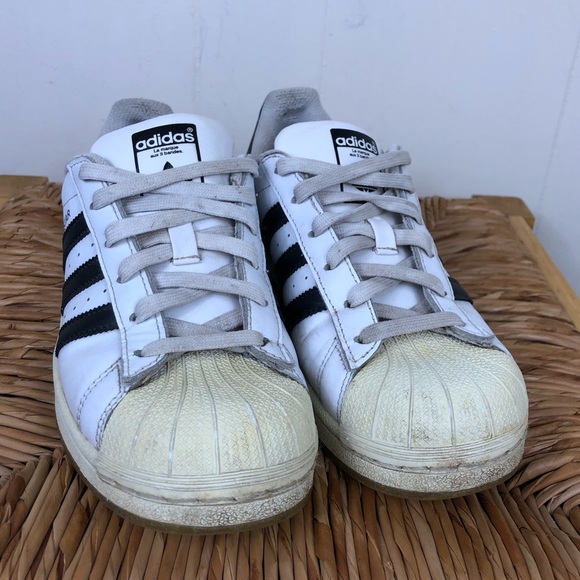 Adidas Superstar Sneakers Sz 6 - Picture 4 of 13
